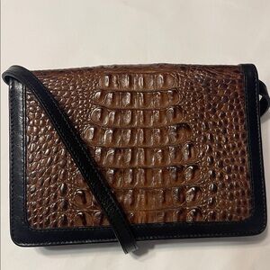 Brahmin crossbody clutch bag